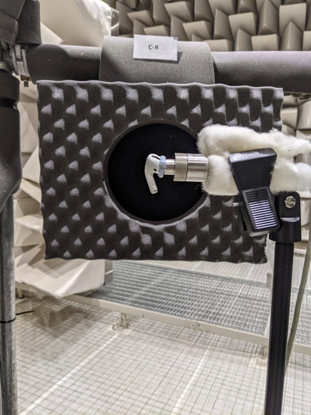 Evaluating Apple AirPods Pro with Headphone as Hearing