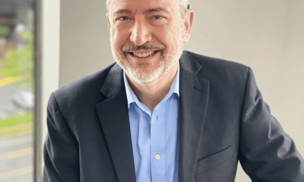 InnoCaption Co-CEO Joe Duarte Receives HLAA Award