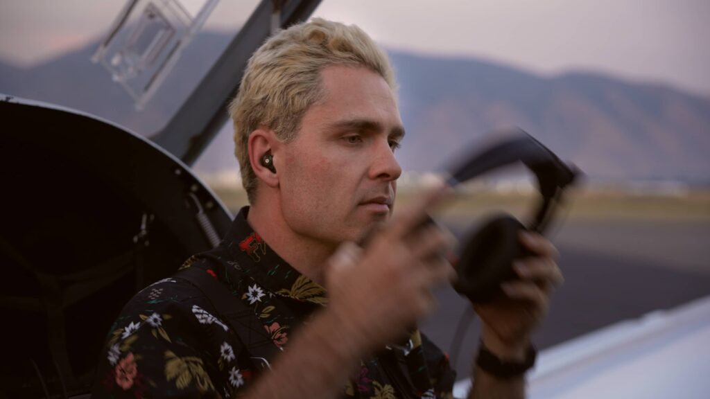 Phonak ambassador Robin Gillon wearing Virto R Infinio hearing aids